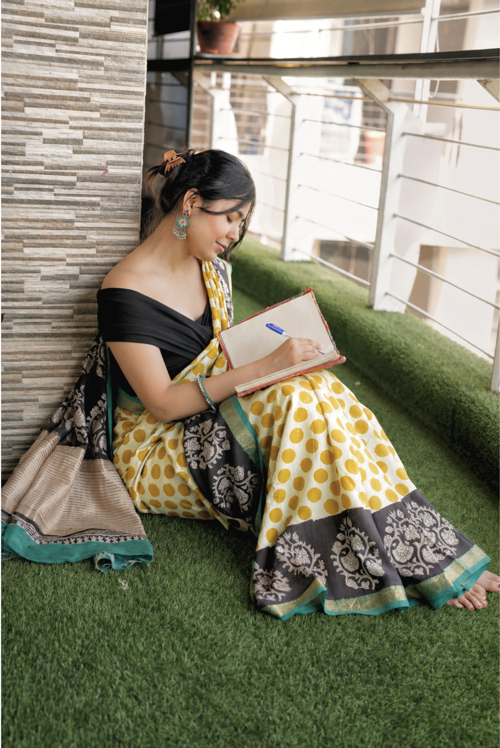 Yellow Polkaplay Bagru Print Saree – full view, buy yellow polka dot bagru saree online India | Karmara